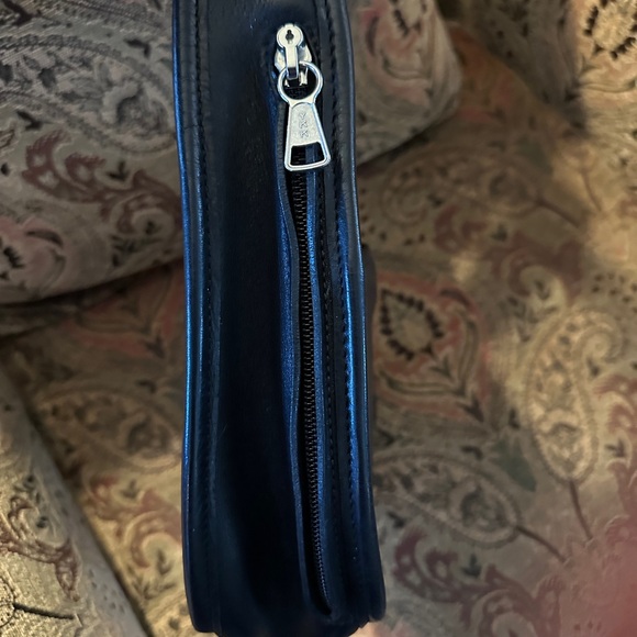 Galco Meridian Hobo Holster Shoulder Bag Glove-Tanned Leather, Concealed Carry - Picture 7 of 9